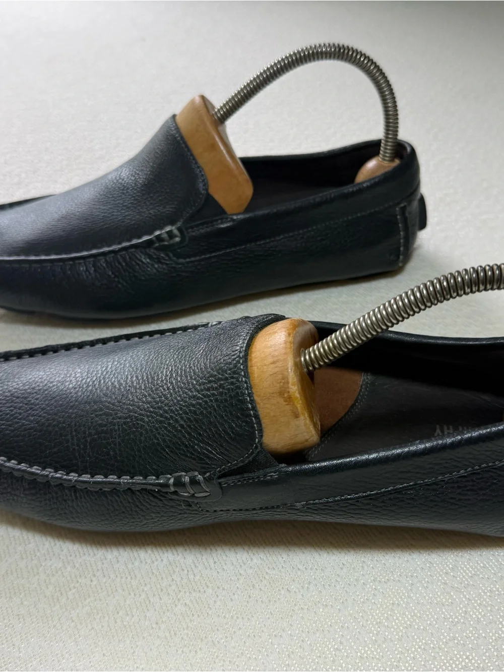 Johnston & Murphy Black Pebbled Leather Slip-On Loafers. Like new.